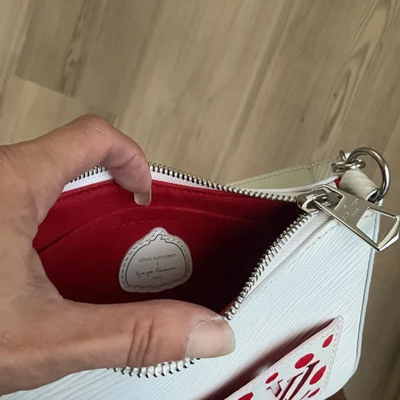 LOUIS VUITTON x Yayoi Kusama LVxYK Epi Marerini 2WAY - Picture 6 of 13